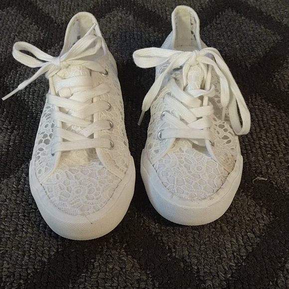 Size 7 lace shoes - Picture 3 of 4